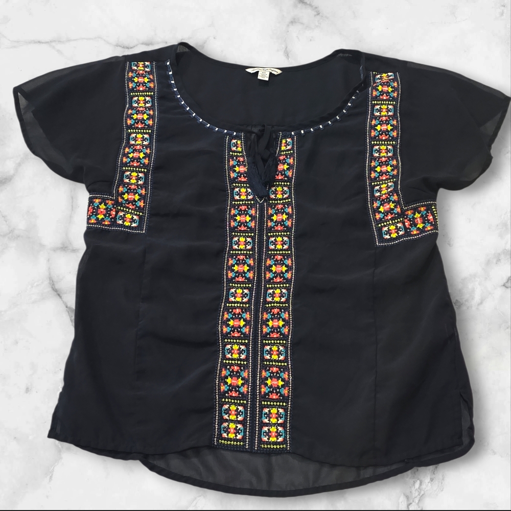 American Eagle Outfitters Navy Blue & Embroidery Blouse Size Medium (M) B59